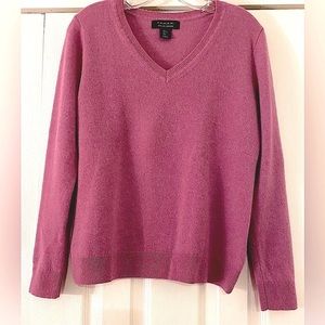 TAHARI Cashmere V-Neck Sweater, size L, excellent condition